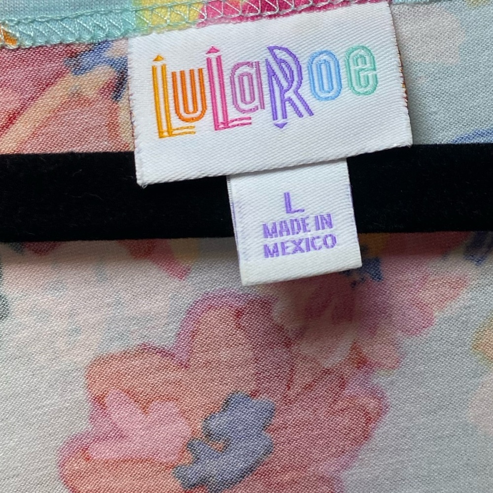 LuLaRoe floral classic t short sleeve shirt - Picture 3 of 4